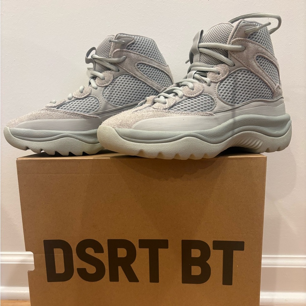 DSRT BT Gray Yeezy size 7